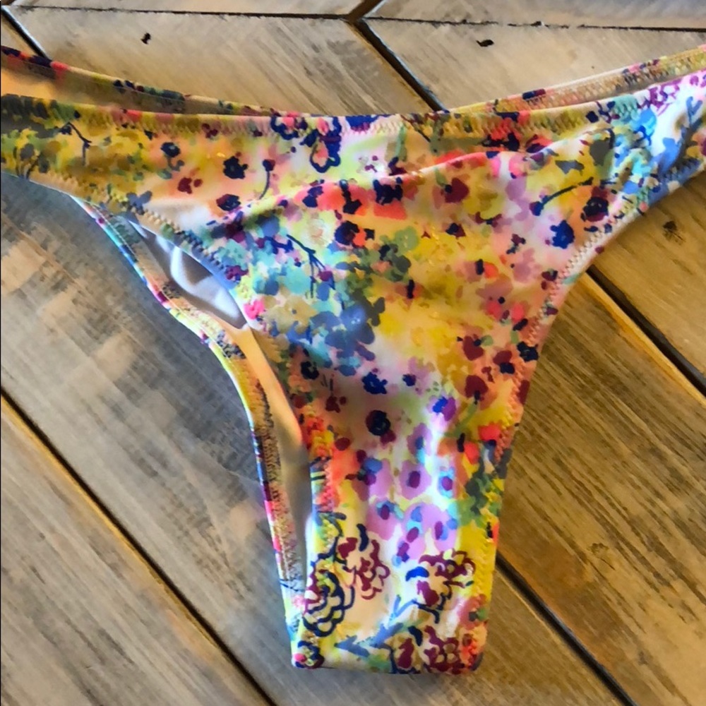 Vs Strapless Bikini - image 3